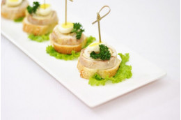 Канапе с рулетом из курицы, 45г