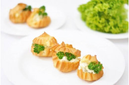 Эклер, фаршированный салатом, 40г