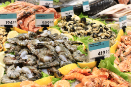 Рыбный отдел в супермаркете КЛАСС на холодной горе