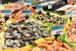 Рыбный отдел в супермаркете КЛАСС на холодной горе