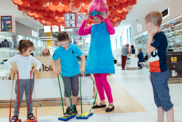 Клубника FEST в КЛАСС проходит весело и вкусно!