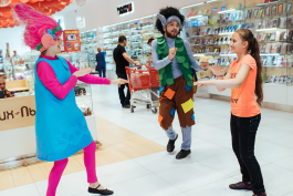 Клубника FEST в КЛАСС проходит весело и вкусно!