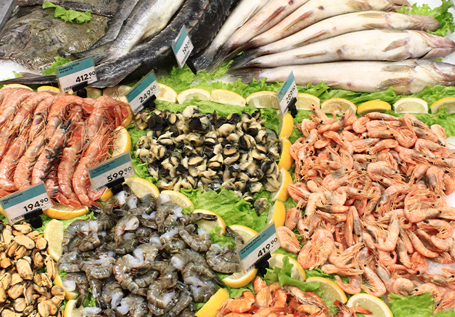 Рыбный отдел в супермаркете КЛАСС на холодной горе